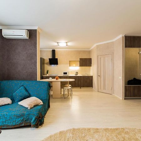 Studio Apartment On Bazhana Киев Екстериор снимка