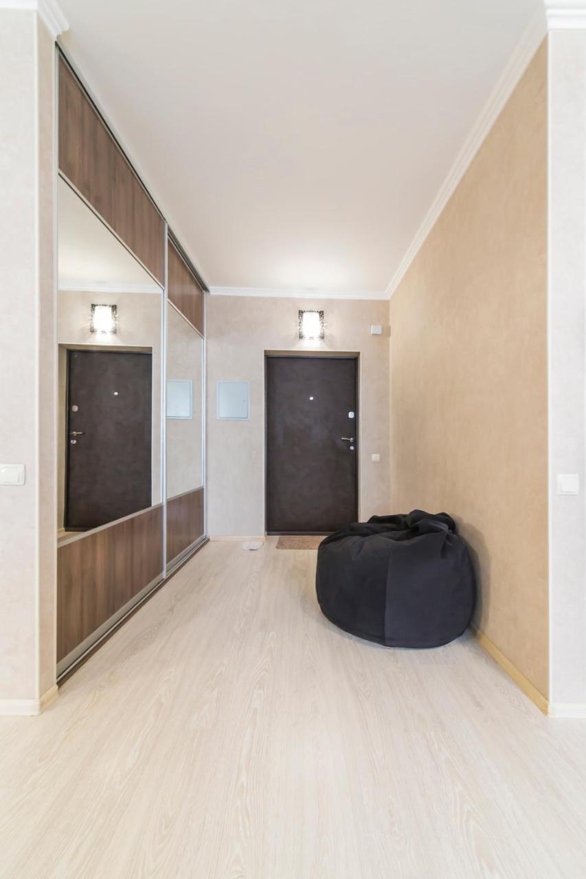 Studio Apartment On Bazhana Киев Екстериор снимка